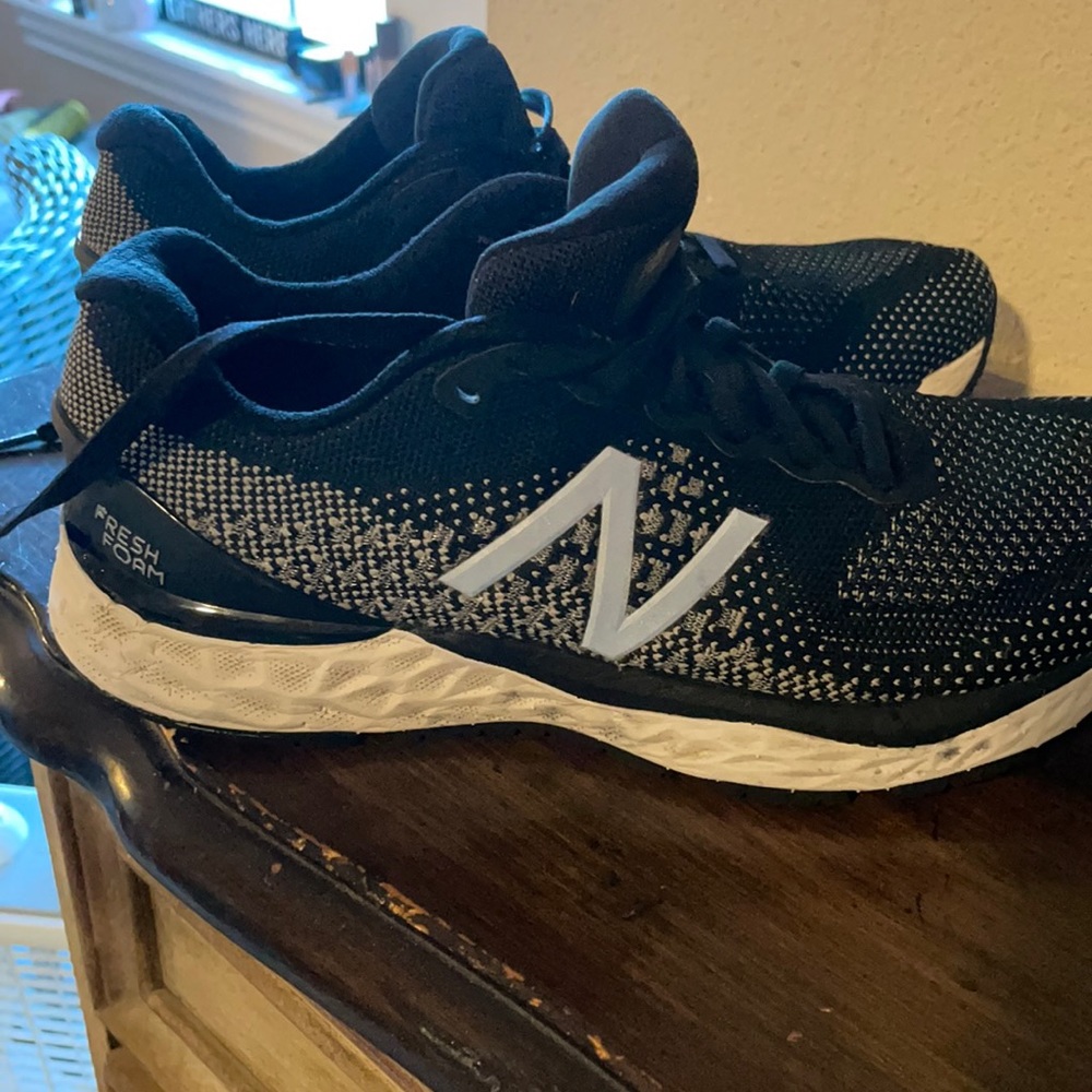 New balance sneakers. Like new. Clean.